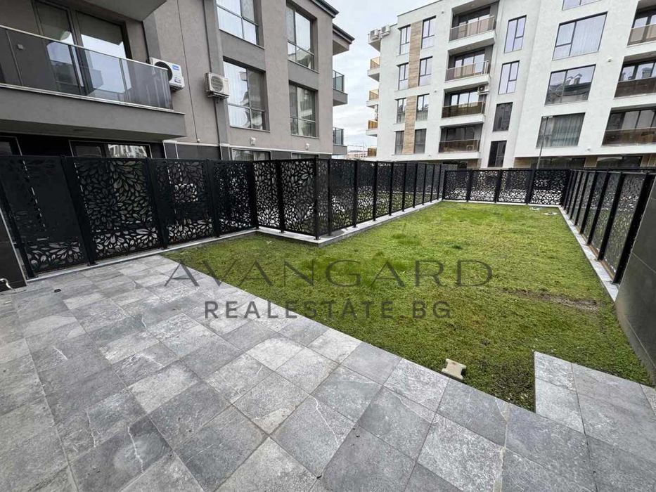 Продава се Тристаен апартамент в Пловдив, Христо Смирненски - 204 кв.м за 731 €/кв.м - Снимка #10