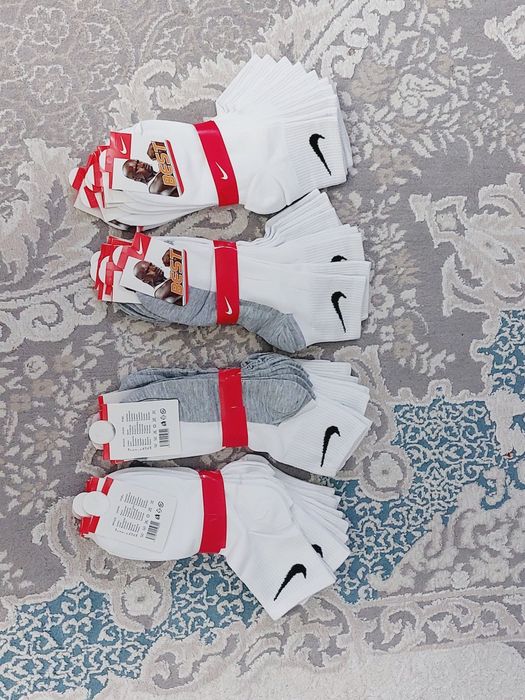 Продаю носки белые NIKE