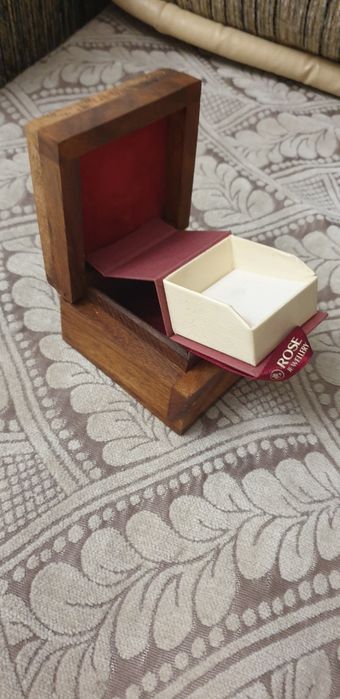 Продам шкатулку для сюрпризов.