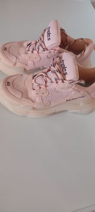 Vând adidași marca Balenciaga originali, foarte puțin uzați, purtați!