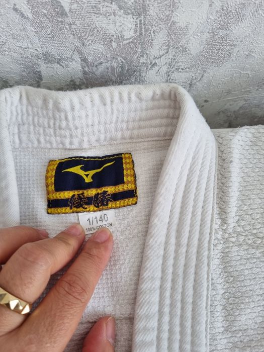 Продам форма для дзюдо белого цвета