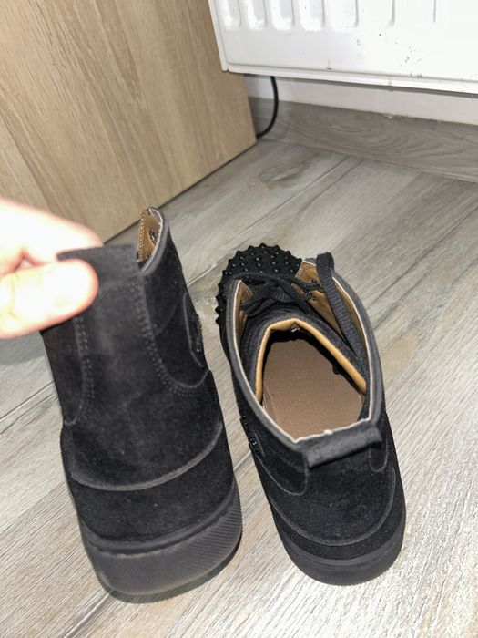 Vand Christian Louboutin marimea 43 pret negociabil