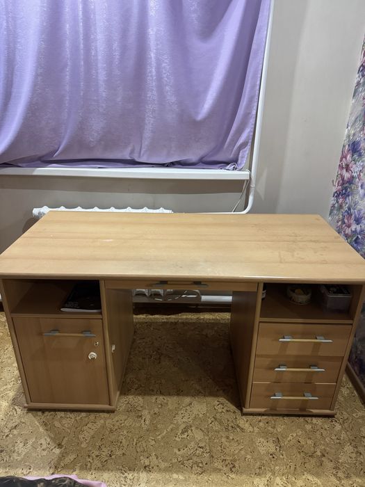 Продам письменный стол