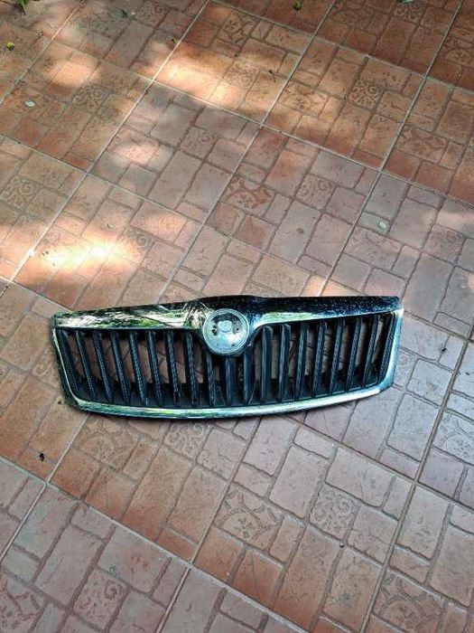 Grila radiator Skoda Octavia 2 Facelift an 2009-2013