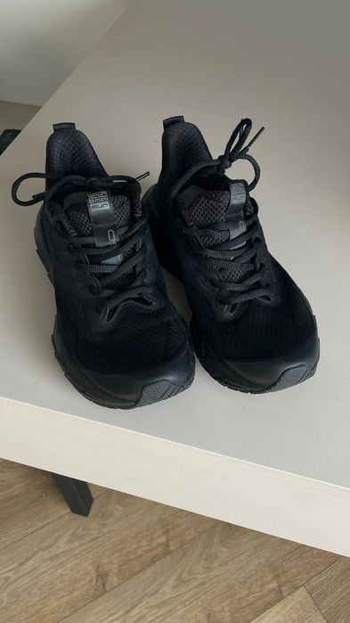 Продам кроссовки для бега.