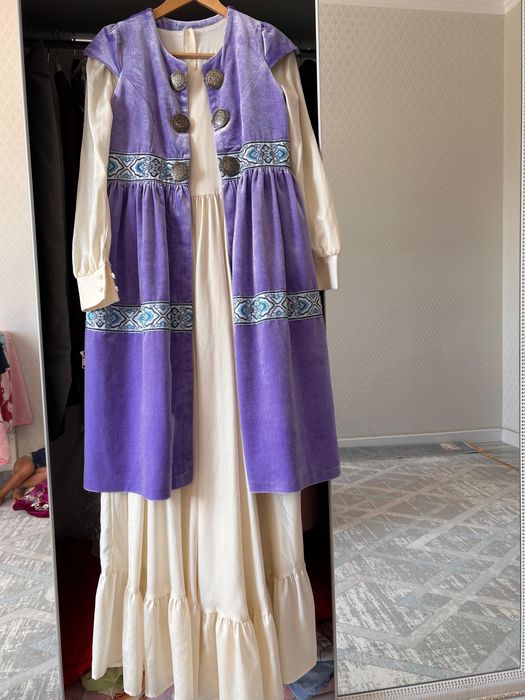 Камзол көйлегімен сатылады