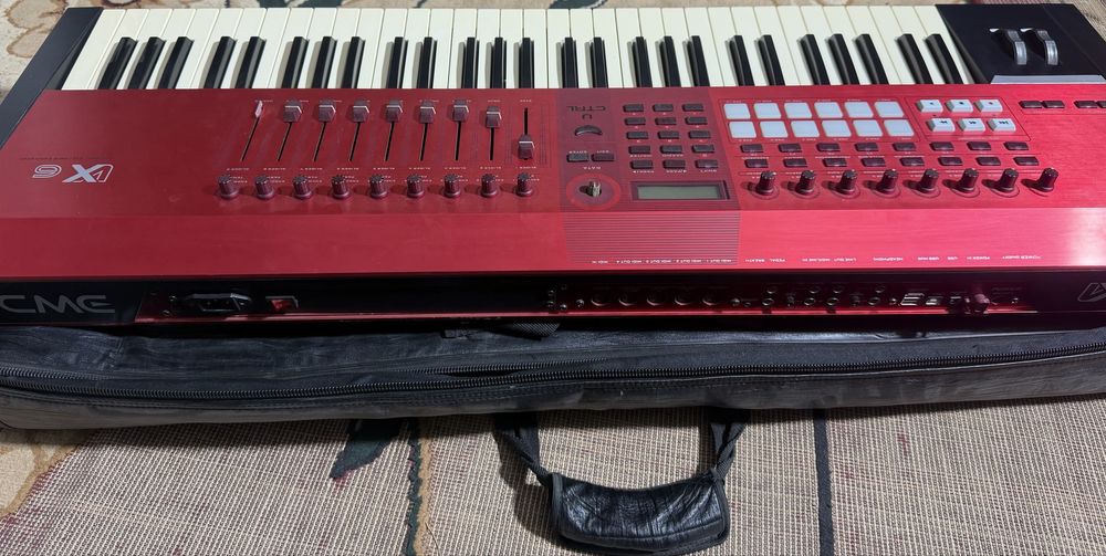 MIDI klaviatura sotiladi