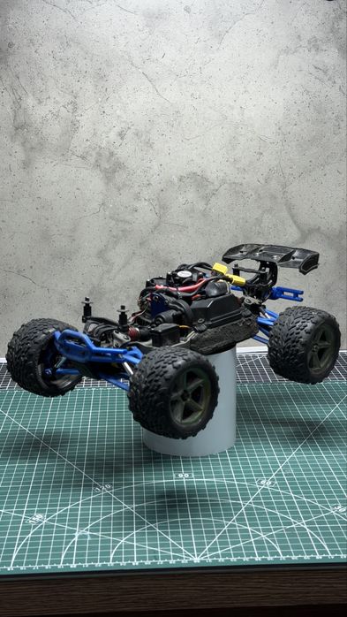 Traxxas E Revo 1/16