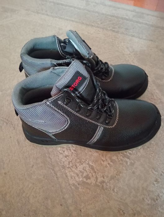 Специально рабочая обувь