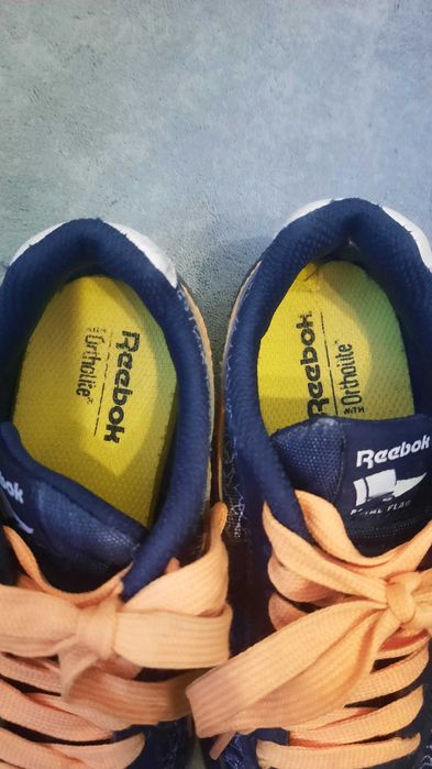 Tenesi Adidasi baieti Reebok marimea 30, 18,5 cm, stare foarte buna