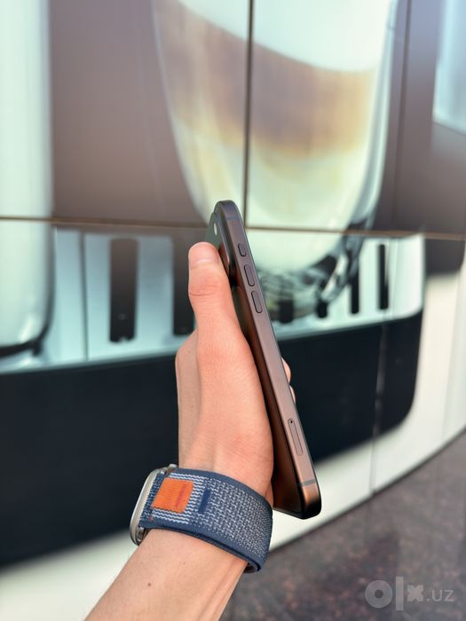 Iphone 17 Pro max cosmik choko