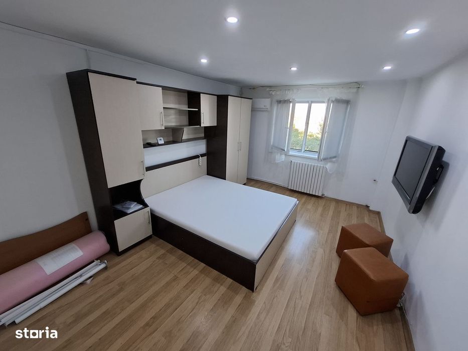 Garsonieră renovată zona Far