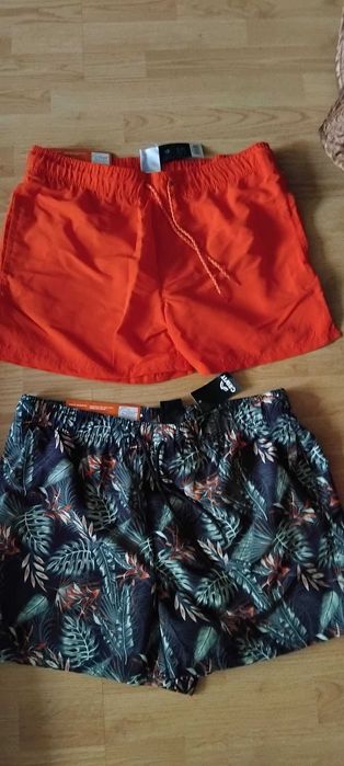 Set 2 sorturi baie ,noi ,marime L