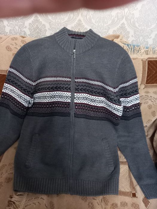 Продам платья новые