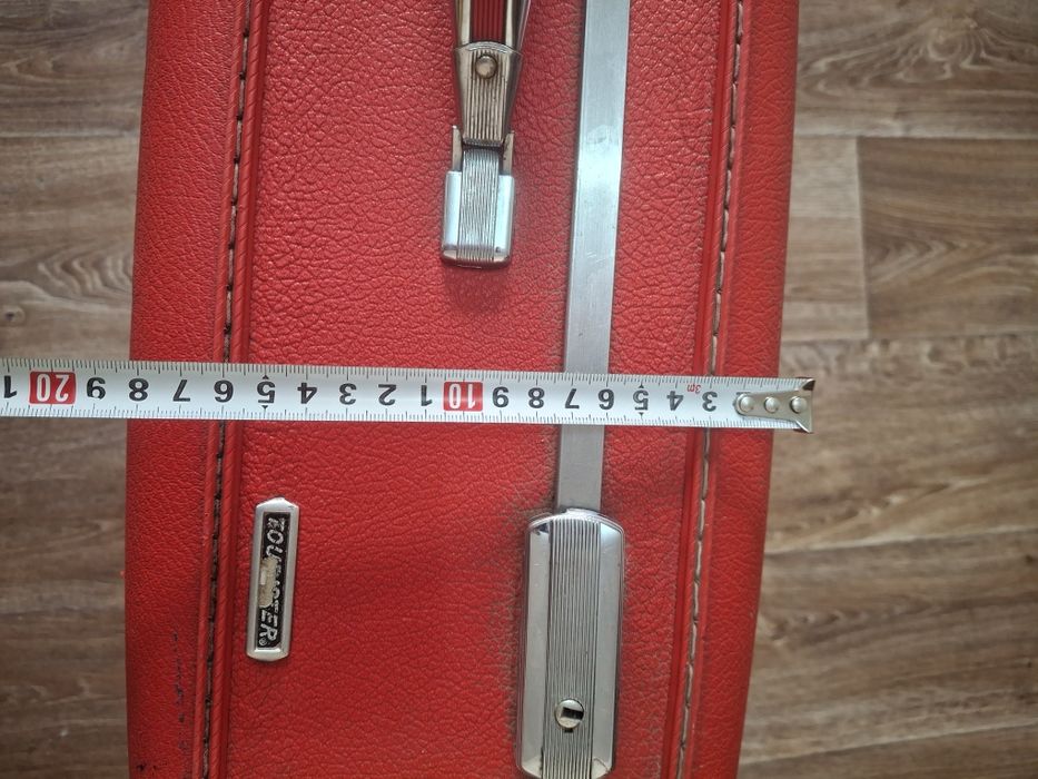 Винтажные виниловые чемоданы  1950г.