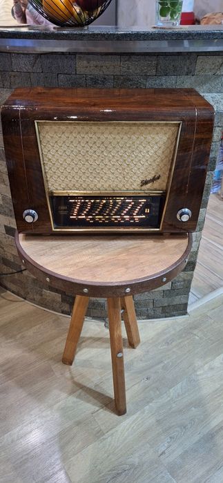 Ретро радио с дистанционно