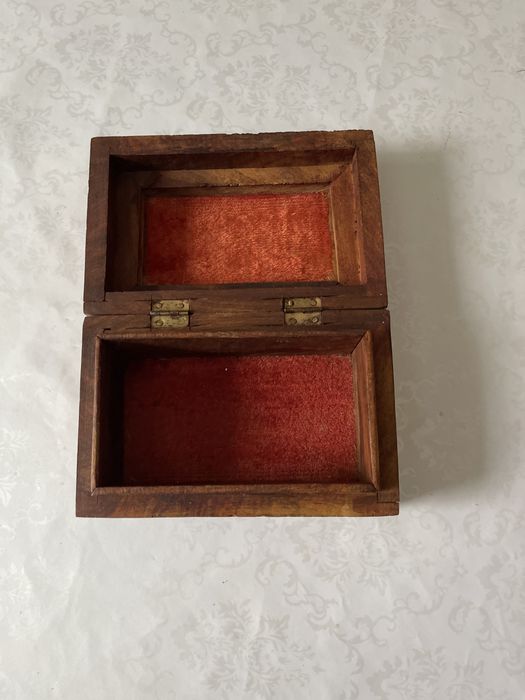 Шкатулка деревянная для украшений