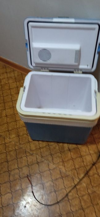 Продам автомобильный холодильник