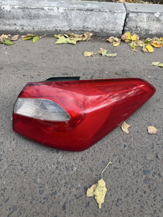 Продам фонарь Kia Cerato