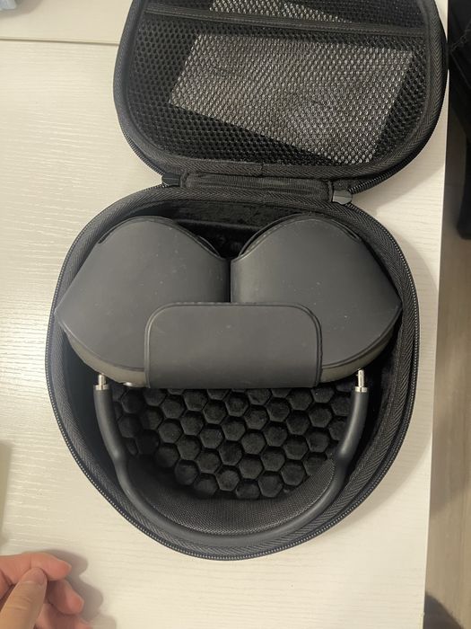 Продам Air pods max черные
