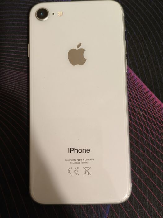 iPhone 8 белого цвета