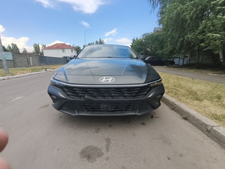 Hyundai Elantra 2025