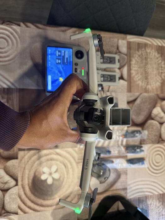 Dron DJI 3  с карта памет 256Гб Like a new