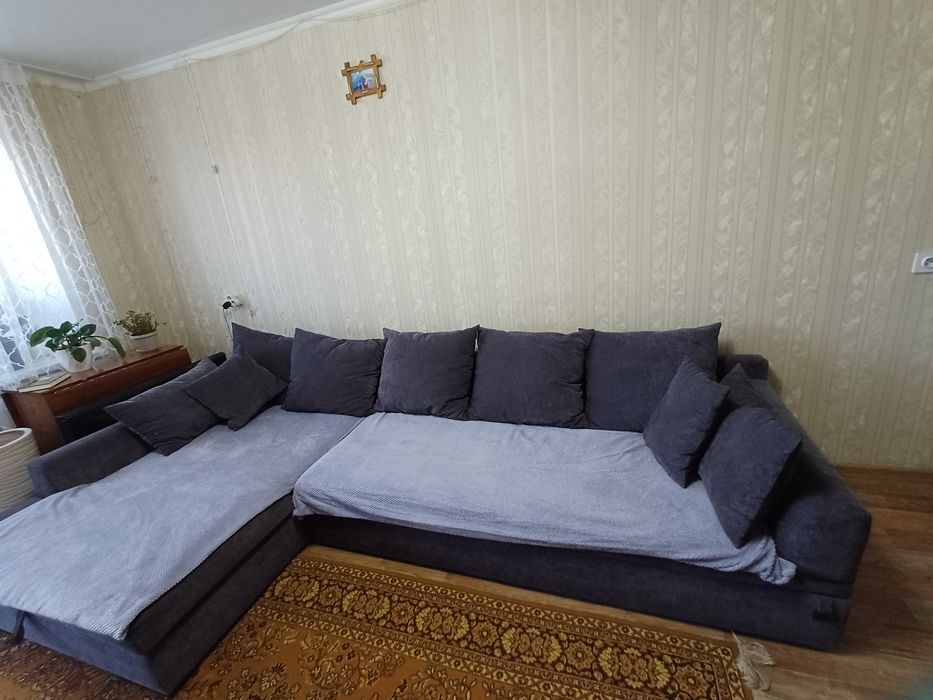 Продам диван в хорошем состоянии.