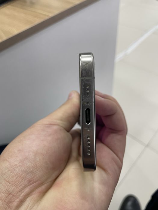 Айфон 16 про 256gb емкость 90%