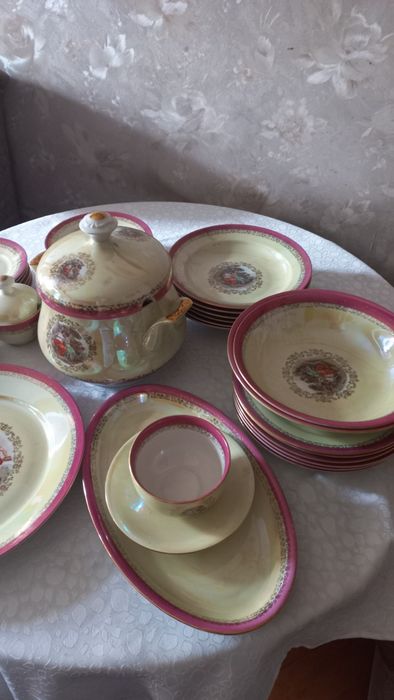 Сервиз столовый "Мадонна" сервантное хранение, производство ГДР