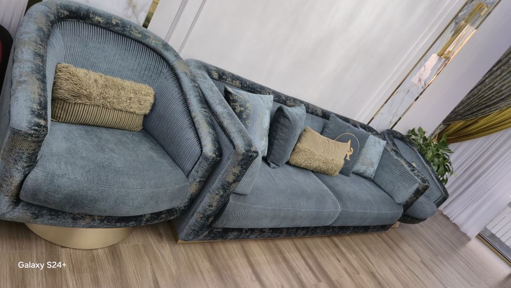 Диван с креслами