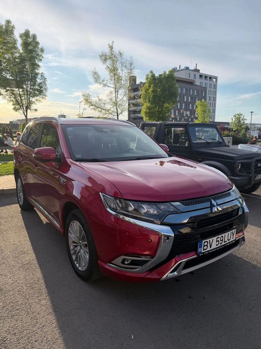 Mitsubishi Outlander Unic proprietar Ro / Toate dotările posibile / Stare impecabila