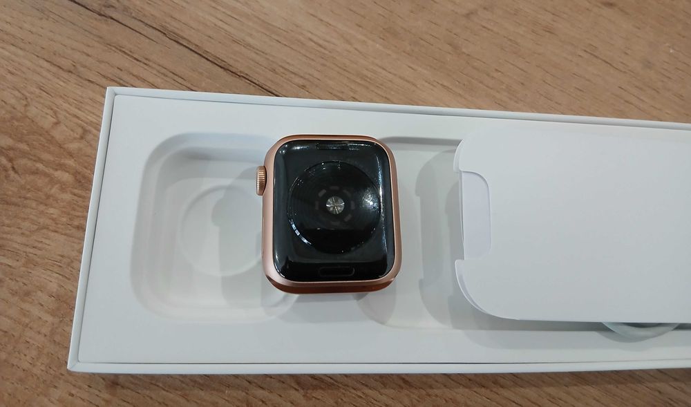 Apple Watch SE в ГАРАНЦИЯ
