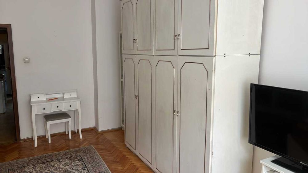 Дава се под наем Двустаен апартамент в София, Център - 83 кв.м за 816 € - Снимка #4