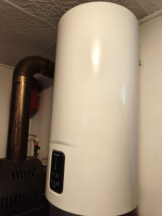 Vând boiler ariston