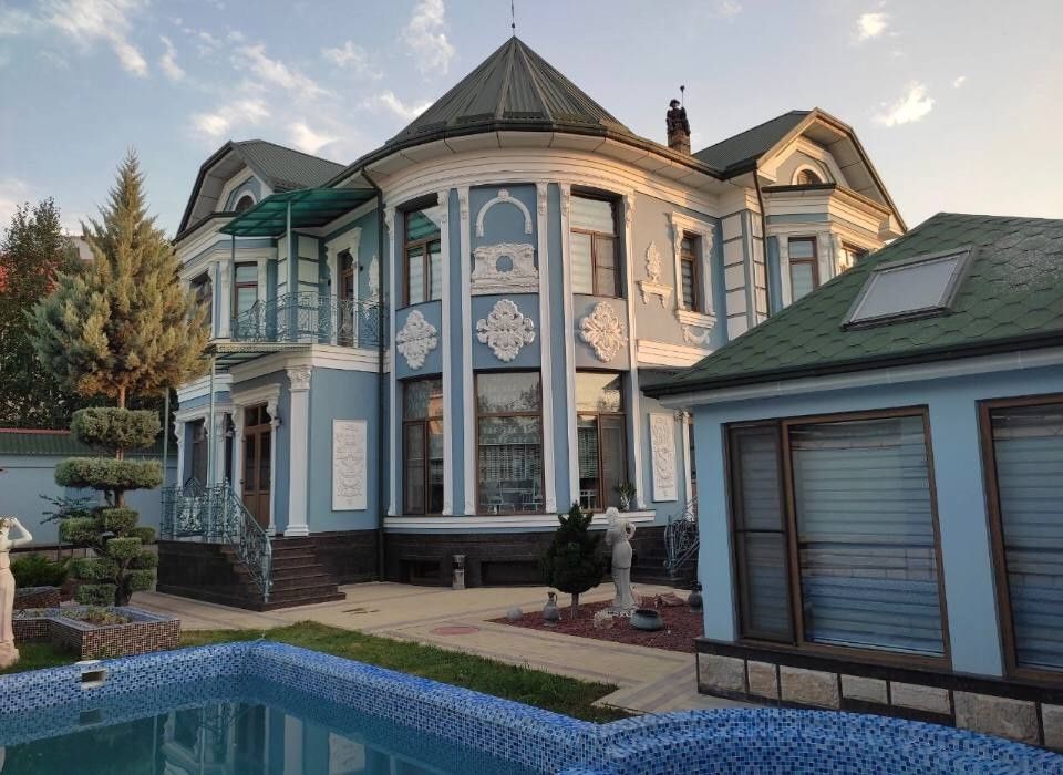 Сдается на аренда дом участок Мирзо Улугбек район военный госпиталь