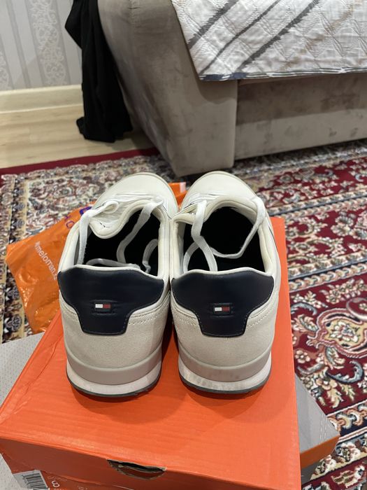 Tommy hilfigher кроссы