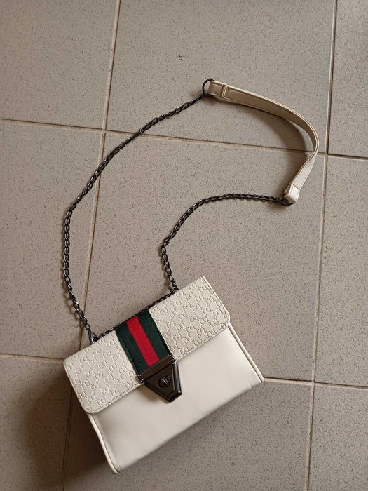 Чантичка Gucci използвана