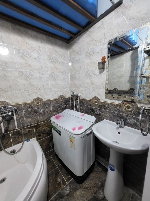 Uy Sotiladi. 3 Xonali