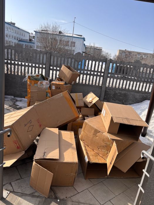 Отдам коробки , сложенные