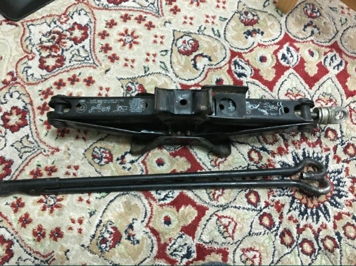 Домкрат оригинал от Ford tranzit.