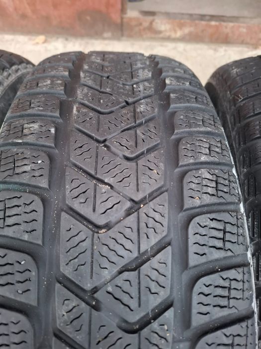 Продам шины  PIRELLI 215/65 R16