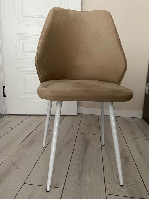 Продам стол+6 стульев срочно