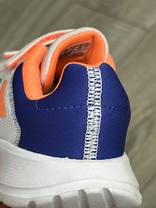 Продам кроссовки Adidas на мальчика 25 размер