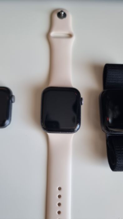 Lot 4 Apple watch serie 5 si 4 Piese de schimb