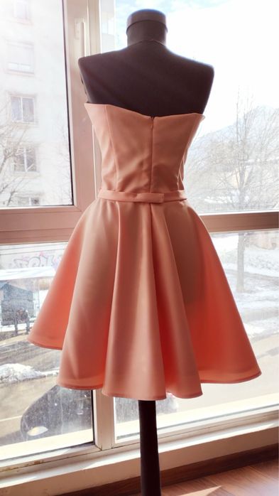 Чисто нова официална рокля