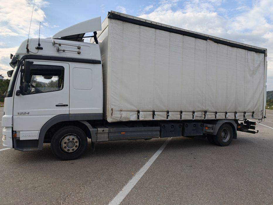 Vând sau schimb Mercedes Atego 1224 de 12 tone an 2010