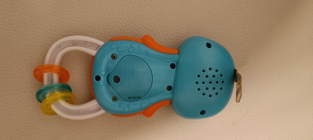 Clementoni jucarie muzicala pinguin