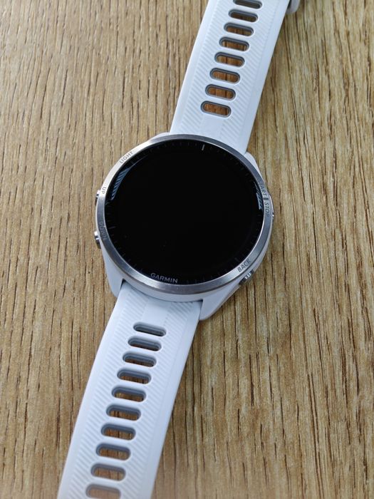 Часы Garmin Forerunner 965 AMOLED Белый 47mm