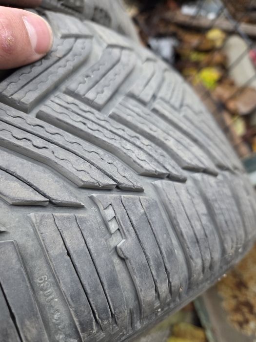 Michelin alpin 6 225 45 17